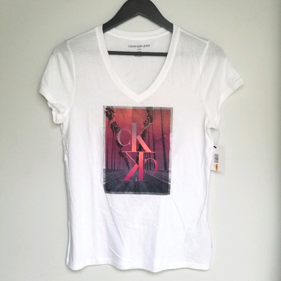Calvin Klein Jeans Tops - 3/$33 NWT Calvin Klein short sleeve tshirt S